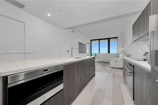 Propiedad en alquiler con 2 habitaciones y 3 baños en Miami