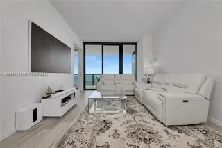 Propiedad en alquiler con 2 habitaciones y 3 baños en Miami