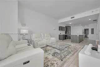 Propiedad en alquiler con 2 habitaciones y 3 baños en Miami