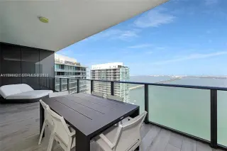 Propiedad en alquiler con 2 habitaciones y 3 baños en Miami
