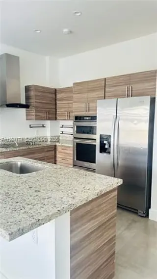 Propiedad en alquiler con 3 habitaciones y 3.5 baños en Miami