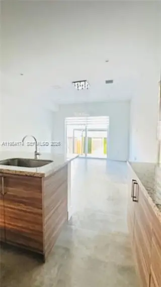Propiedad en alquiler con 3 habitaciones y 3.5 baños en Miami