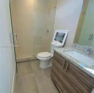 Propiedad en alquiler con 3 habitaciones y 3.5 baños en Miami