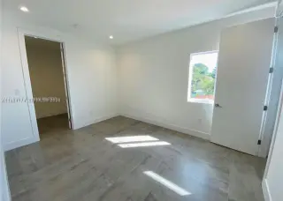 Propiedad en alquiler con 3 habitaciones y 3.5 baños en Miami