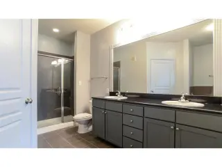 Propiedad en alquiler con 0 habitaciones y 1 baño en Austin