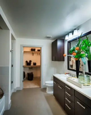 Propiedad en alquiler con 0 habitaciones y 1 baño en Austin