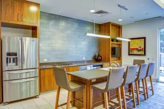Propiedad en alquiler con 0 habitaciones y 1 baño en Austin
