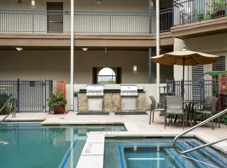 Propiedad en alquiler con 0 habitaciones y 1 baño en Austin