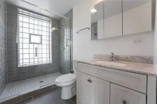 Propiedad en alquiler con 4 habitaciones y 2 baños en Chicago