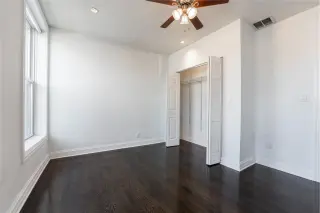 Propiedad en alquiler con 4 habitaciones y 2 baños en Chicago