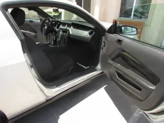 2012 Ford Mustang V6 Premium