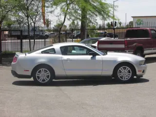 2012 Ford Mustang V6 Premium