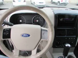 2006 Ford Explorer XLT