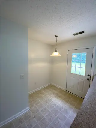 Propiedad en alquiler con 3 habitaciones y 2 baños en Springfield