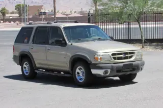 1999 Ford Explorer XLS