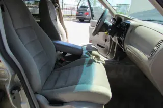 1999 Ford Explorer XLS