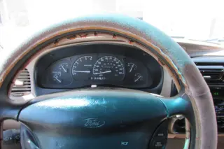 1999 Ford Explorer XLS