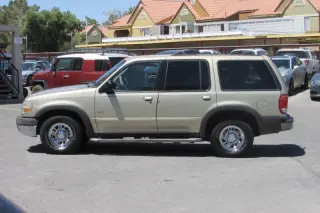 1999 Ford Explorer XLS