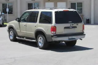 1999 Ford Explorer XLS