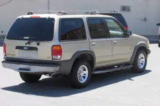 1999 Ford Explorer XLS
