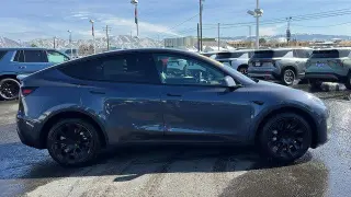 Tesla Model Y 2023 AWD Long Range 4dr Crossover