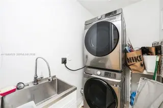 Propiedad en alquiler con 5 habitaciones y 5.5 baños en Miami
