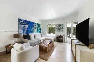 Propiedad en alquiler con 5 habitaciones y 5.5 baños en Miami