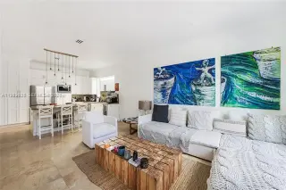 Propiedad en alquiler con 5 habitaciones y 5.5 baños en Miami