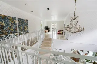 Propiedad en alquiler con 5 habitaciones y 5.5 baños en Miami