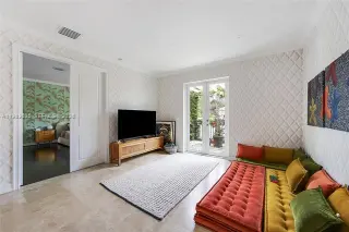 Propiedad en alquiler con 5 habitaciones y 5.5 baños en Miami