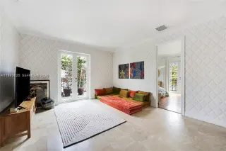 Propiedad en alquiler con 5 habitaciones y 5.5 baños en Miami