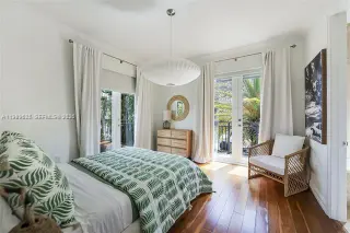 Propiedad en alquiler con 5 habitaciones y 5.5 baños en Miami