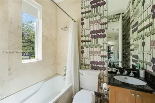 Propiedad en alquiler con 5 habitaciones y 5.5 baños en Miami