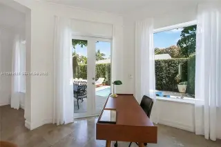 Propiedad en alquiler con 5 habitaciones y 5.5 baños en Miami