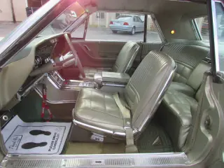 1966 Ford Thunderbird