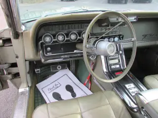 1966 Ford Thunderbird