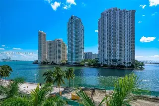Propiedad en alquiler con 1 dormitorio y 1.5 baños en Miami