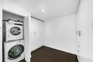 Propiedad en alquiler con 1 dormitorio y 1.5 baños en Miami