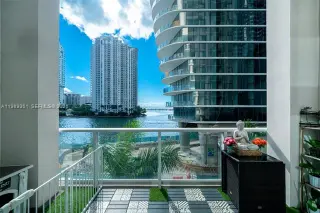 Propiedad en alquiler con 1 dormitorio y 1.5 baños en Miami