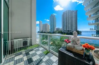Propiedad en alquiler con 1 dormitorio y 1.5 baños en Miami