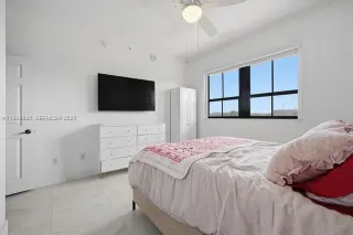 Propiedad en alquiler con 2 habitaciones y 2.5 baños en Miami