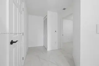 Propiedad en alquiler con 2 habitaciones y 2.5 baños en Miami