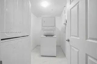 Propiedad en alquiler con 2 habitaciones y 2.5 baños en Miami