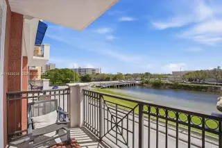 Propiedad en alquiler con 2 habitaciones y 2.5 baños en Miami