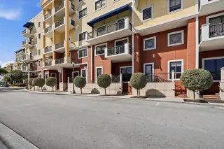 Propiedad en alquiler con 2 habitaciones y 2.5 baños en Miami