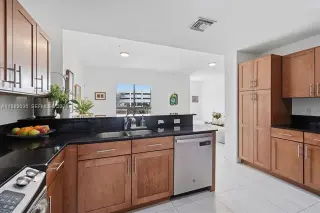 Propiedad en alquiler con 2 habitaciones y 2.5 baños en Miami
