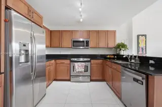 Propiedad en alquiler con 2 habitaciones y 2.5 baños en Miami