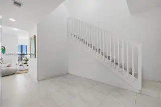 Propiedad en alquiler con 2 habitaciones y 2.5 baños en Miami
