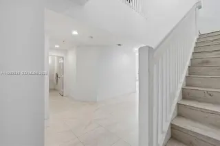 Propiedad en alquiler con 2 habitaciones y 2.5 baños en Miami