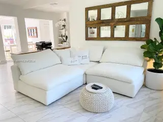 Propiedad en alquiler con 3 habitaciones y 2 baños en El Portal